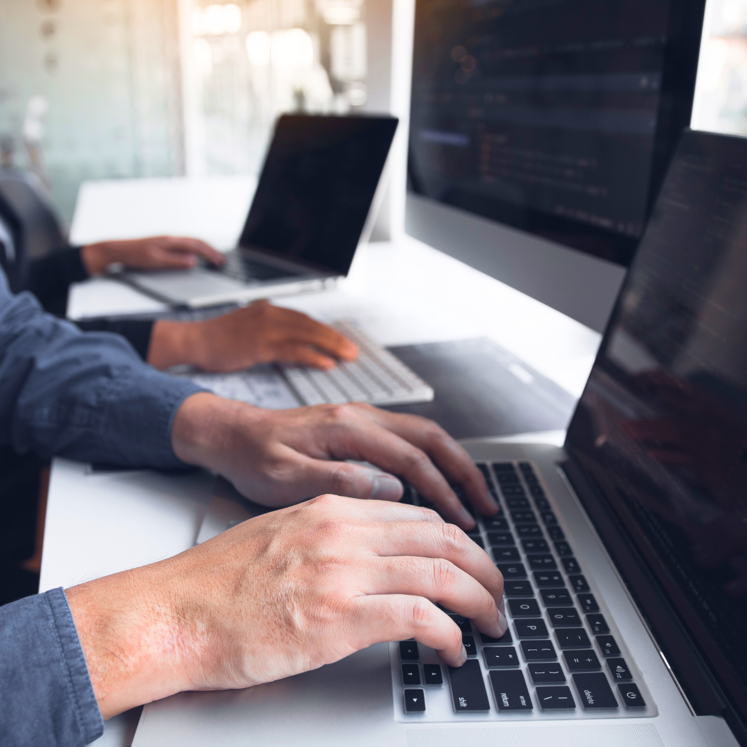 AI-assisted-web-chat-hero-img-1